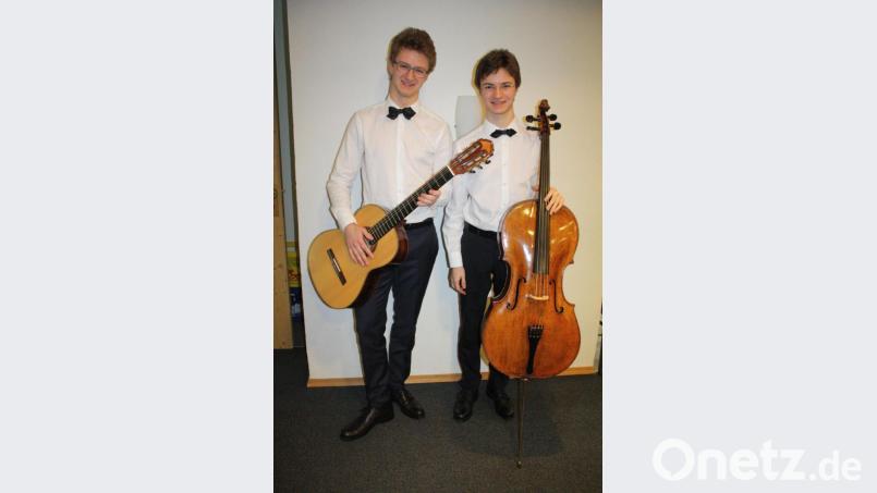 Christoph und Lars Greger (links) setzten musikalische Höhepunkte. Bild: lg