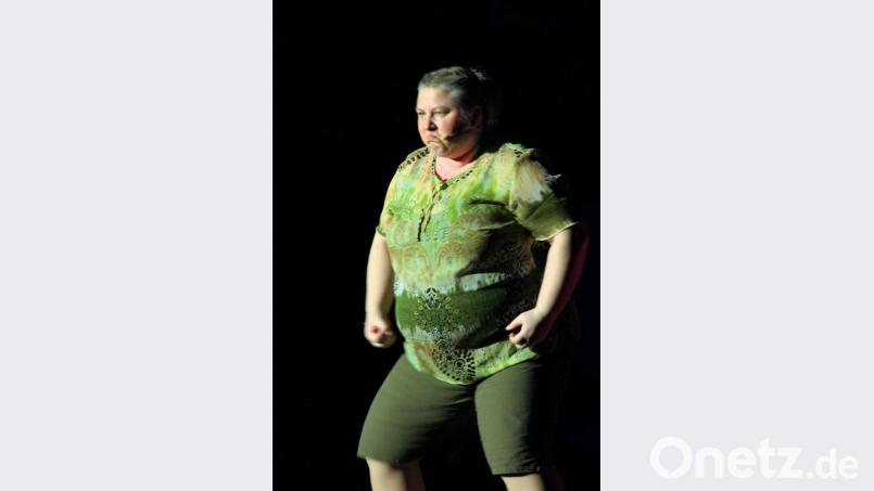 Yvonne Köstler, die Wuchtbrumme vor dem Herrn, hat dieselbe Meinung wie Trude Herr: "Ich will keine Schokolade!" Bild: stg