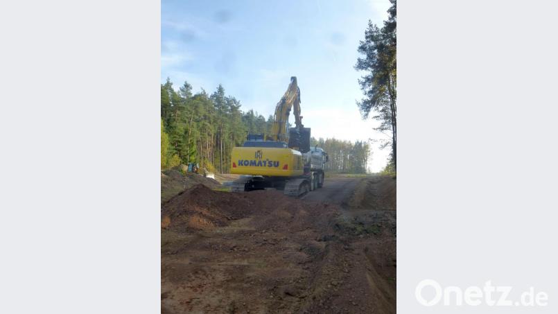 Die Bagger und anderen Baumaschinen sind im Einsatz. Bild: mad