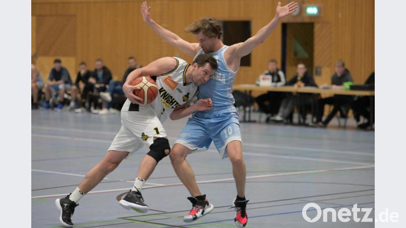 Kein Durchkommen: Oliver Leuchte (links) und der TV Amberg rannten sich an der Abwehr des Slama Jama Gröbenzell, dem Tabellenzweiten der Bayernliga Mitte, fest. Bild: ref