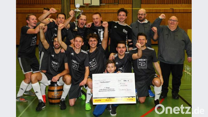 Die Überraschungstruppe in Kronach: Die Oberpfälzer von der SG Mitterteich II/Steinmühle sind oberfränkischer Futsal-Meister. Bild: exb