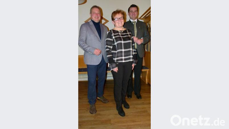 Referenten beim CWG-Wahlkampfauftakt waren (von rechts) Landrat Thomas Ebeling, Listenführerin Barbara Ruhland und CSU-Bürgermeisterkandidat Herbert Uschold. Bild: bgl