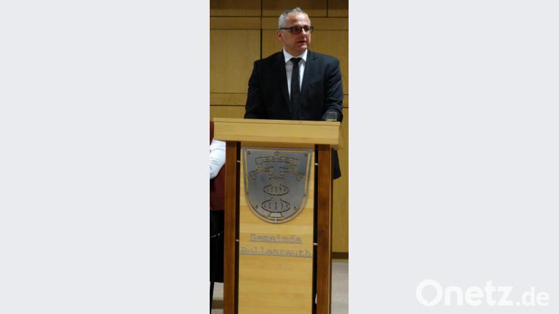 Bürgermeister Hubert Kraus bei seiner Ansprache. Bild: twg
