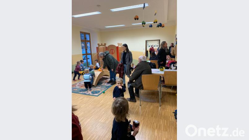 Wer einen Kindergartenplatz sucht, konnte sich vorab im Franziskus-Kindergarten über das Angebot informieren. Bild: exb