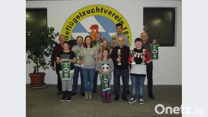 Die geehrten Züchter mit dem Vorsitzenden Josef Schlegl (links). Bild: egl