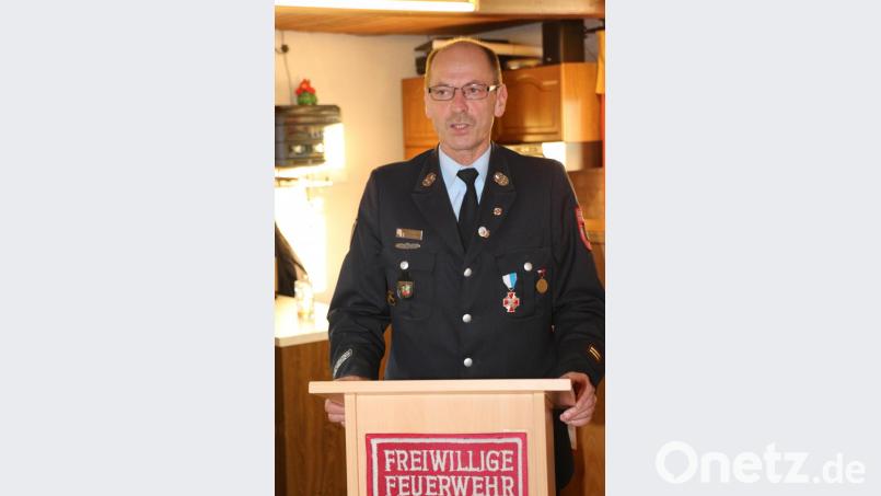 Kreisbrandmeister Alois Schindler lobte den Zusammenhalt der Feuerwehrkameraden und insbesondere die herausragende Jugendarbeit. Bild: rpp