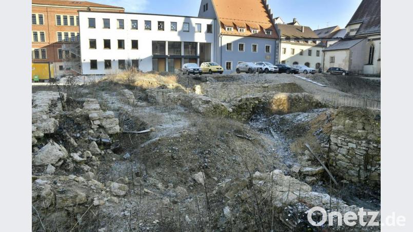 Was wird auf dem Bürgerspitalareal, nachdem eine zweistöckige Tiefgarage hier nicht gebaut werden kann? Erste Antworten dazu soll es am Mittwoch im Bauausschuss geben. Bild: Petra Hartl