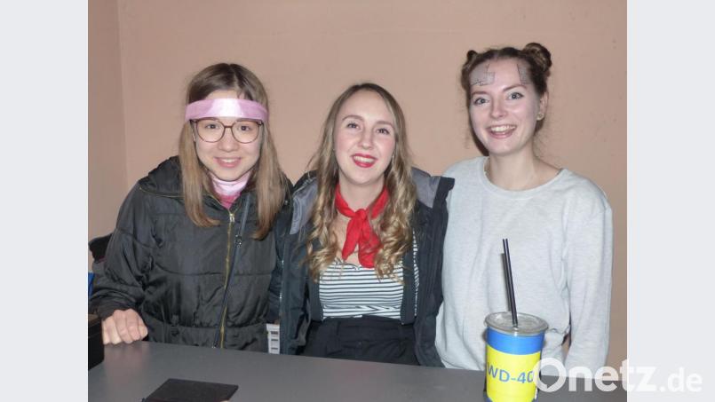 Diese drei Grazien begrüßten die Gäste am Eingang. Bild: jp