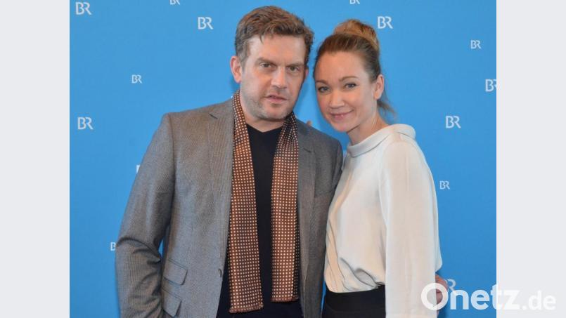 Sebastina Bezzel als Franz Eberhofer und Lisa Maria Potthoff als Susi. Bild: Kunz