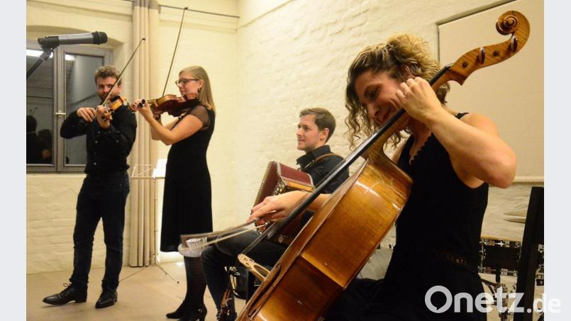 Unbeschwert und lustig wilderten die NouWell Cousins in den Gefilden von Jazz, Bakansound, Klassik und Volksmusik. . Bild: Kunz