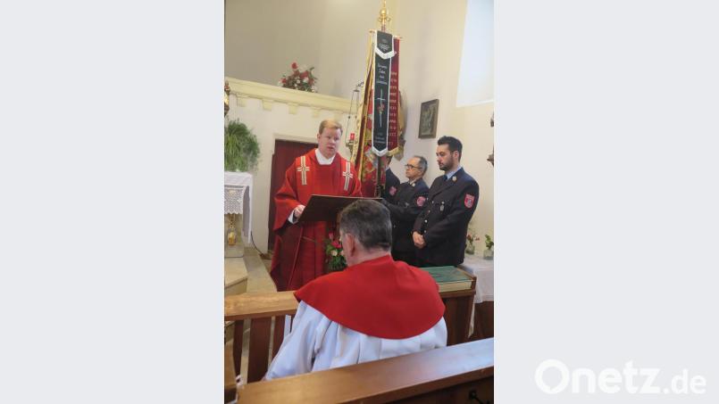 Für Stadtpfarrer Thomas Kraus war es der erste Gottesdienst an Sebastiani in der Filialkirche Schönreuth. Bild: jzk