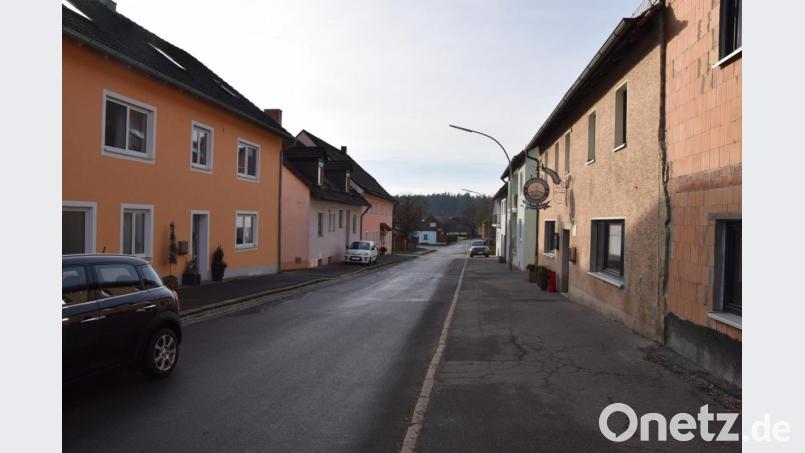 Die Sanierung der Ortsdurchfahrt Schwand (Straße, Wasser, Kanal) wird 1,95 Millionen Euro verschlingen. Bild: fz