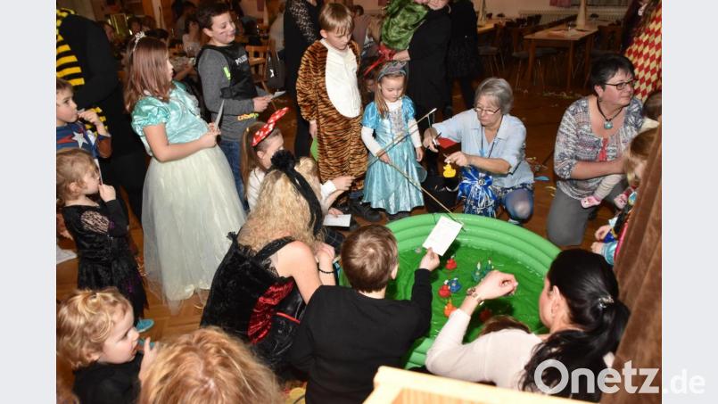 Beim Angelspiel fängt jeder kleine Narr einen großen Fisch. Bild: hcz