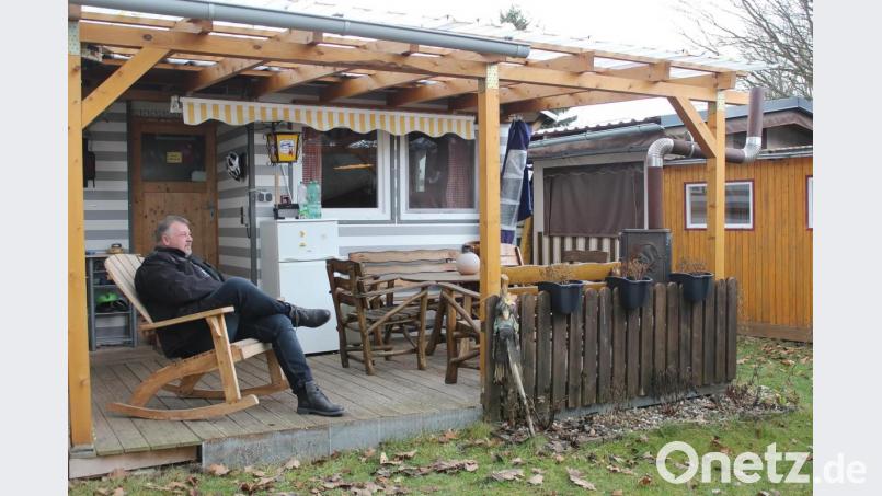Den Ausblick von seiner Terrasse aus genießt Marc Gebert auch im Winter. Bild: Evi Wagner