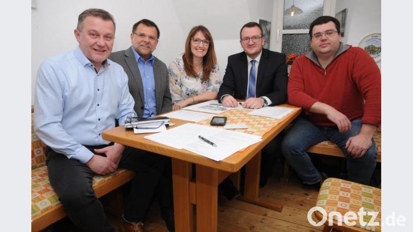 Sie vertreten auch als Kandidaten die Ziele der CSU: Stefan Morgenschweis, Günter Koller, Nicole Selendt, Patrick Fröhlich, Stefan Frank (von links). Bild: Joachim Gebhardt