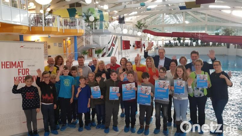 Die Siegerehrung des Schwimmlern-Wettbewerbs für Grundschulen fällt traditionell mit dem Startschuss des Wettbewerbs 2020 zusammen. Bild: exb