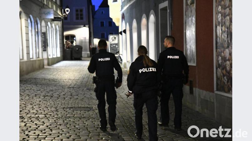 Die Polizei war am Montag in Alarmbereitschaft versetzt. Nun versucht sie, den anonymen Anrufer zu ermitteln. Bild: Petra Hartl