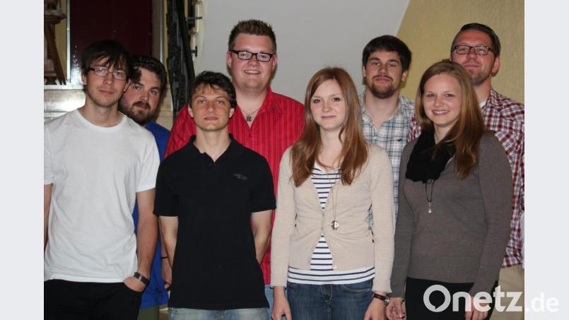 Wie die Zeit vergeht: Der Vorstand der „Jugend“ anno 2012. Zweiter von links ist der heutige SPD-Bürgermeisterkandidat Sebastian Dippold. Mit ihm engagierten sich im Verein (von links) Florian Stangl, Armin Peter, Stefan Rupprecht, Sabrina Kunz, Adrian Kuhlemann, Kathrin Schell und Alex Pecher. Bild: exb