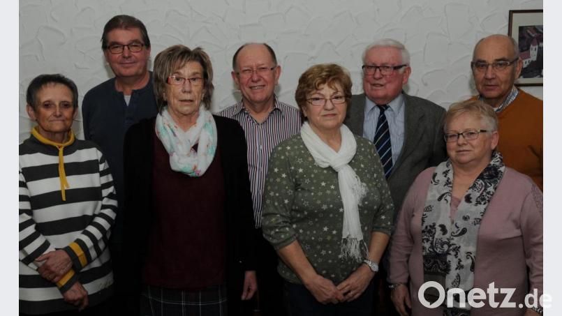 Einen neuen Vorstand wählt der VdK-Ortsverband Schnaittenbach (von links): Erika Werner, Günter Siegert, Elisabeth Tadel, Erwin Hofmann, Vorsitzende Renate Bruckner, Hermann Schwarz, Hildegard Krettner und Josef Kortwinkel. Bild: gf