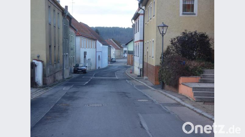 Die ungenügende Situation in der Hauptstraße in Ensdorf war vielen Bürgern ein Anliegen. Bild: tra