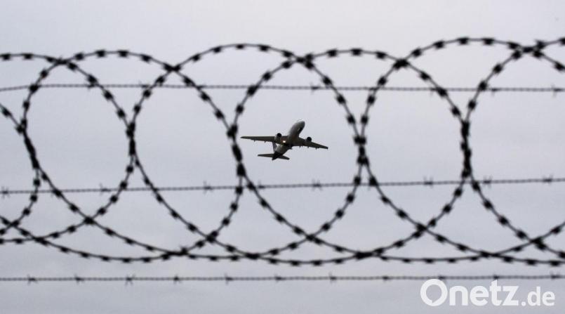 Ahmad musste 2018 Deutschland verlassen. Seitdem befindet er sich in einer Abwärtsspirale. Aus Angst vor Verfolgung ist er in die iranische Hauptstadt Teheran geflohen. Dort lebt er auf der Straße und entbehrt jeglicher Hoffnung auf eine glückliche Zukunft. Symbolbild: Julian Stratenschulte