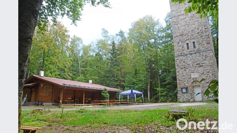 Matteo Rufo und Simon Kubica übernehmen ab 1. März die Bewirtung der Strobelhütte auf dem Fischerberg. Bild: Gabi Schönberger