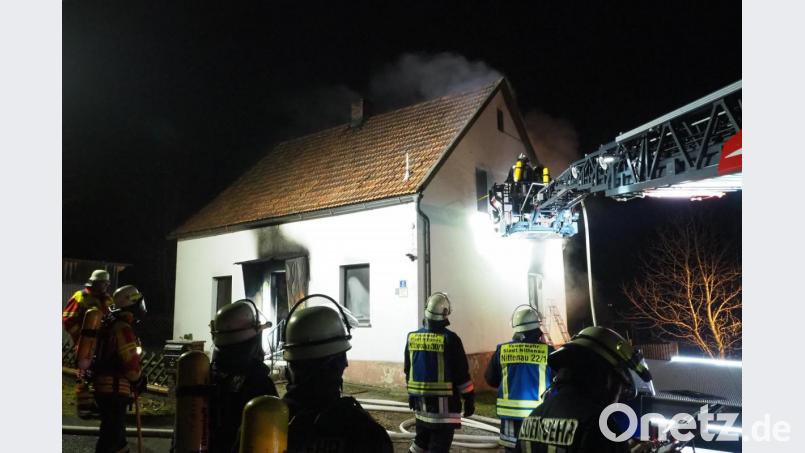 Die Feuerwehr Nittenau rückte mit ihrer Drehleiter an. Bild: bl