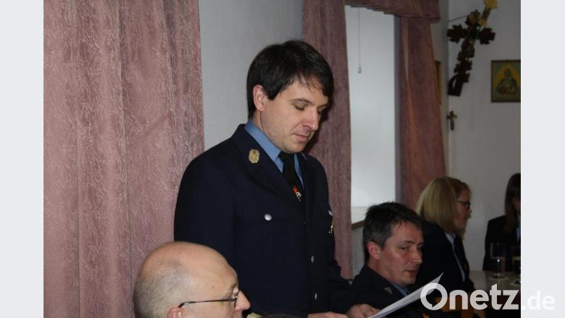 Auf ein &quot;heißes&quot; Jubiläumsjahr blickt Kommandant Stefan Groß in der Hauptversammlung der Feuerwehr Burkhardsreuth zurück. Bild: bjp