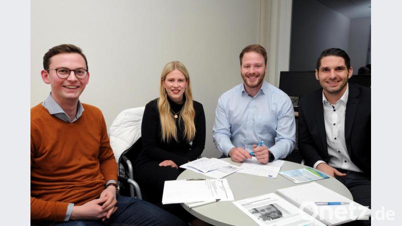 Die vier Erstplatzierten auf der JU-Liste erklärten im Gespräch mit der AZ, warum es der Jungen Union Amberg-Sulzbach wichtig war, eine eigene Kreistagsliste aufzustellen (von links): Michael Mertel, Susanne Braun, Henner Wasmuth und Florian Bart. Bild: Stephan Huber