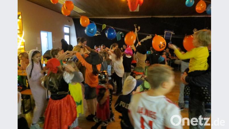 Beim Altendorfer Kinderfasching ging es rund. Bild: tja