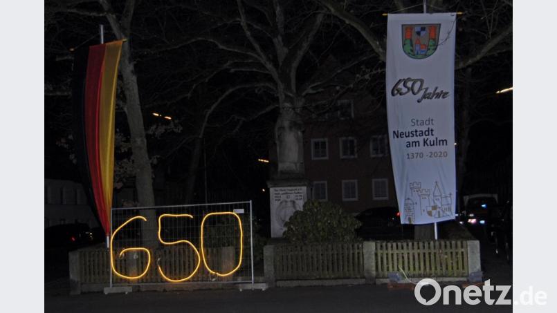 Die Zahl 650 soll in großen Leuchtziffern auf das Jubiläumsjahr der Kulmstadt hinweisen. Auch auf der Jubiläumsflagge ist diese Zahl abgedruckt. Bild: ow