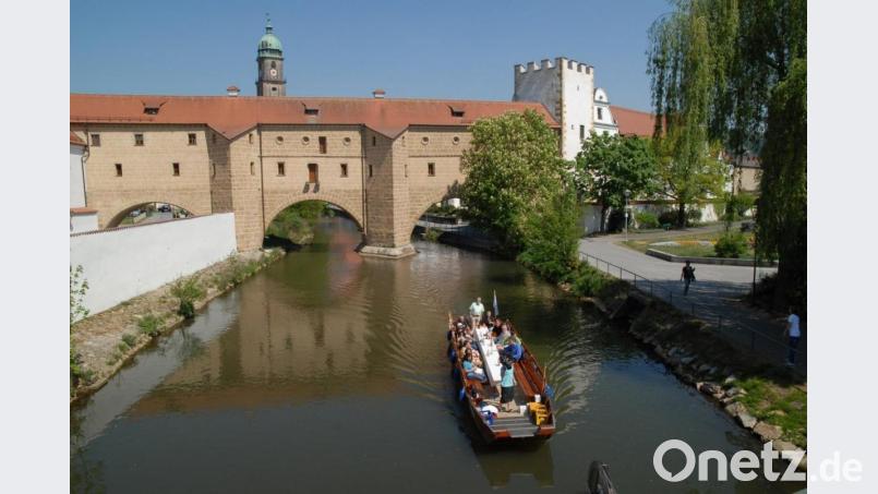 Schönes Amberg: Nicht nur bei der idyllischen Plättenfahrt an der „Stadtbrille“ lässt es sich hier gut leben. Archivbild: Hartl