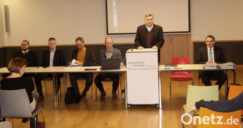 Sie leiteten die Jahreshauptversammlung: zweiter Vorsitzender Landrat Andreas Meier, Bürgermeister Thomas Meiler, Schriftführer Johannes Ibel, Gedenkstättenleiter Jörg Skriebeleit, Vorsitzender Dekan Karlhermann Schötz und Kassier Alexander Sailer (von links). Bild: fsb