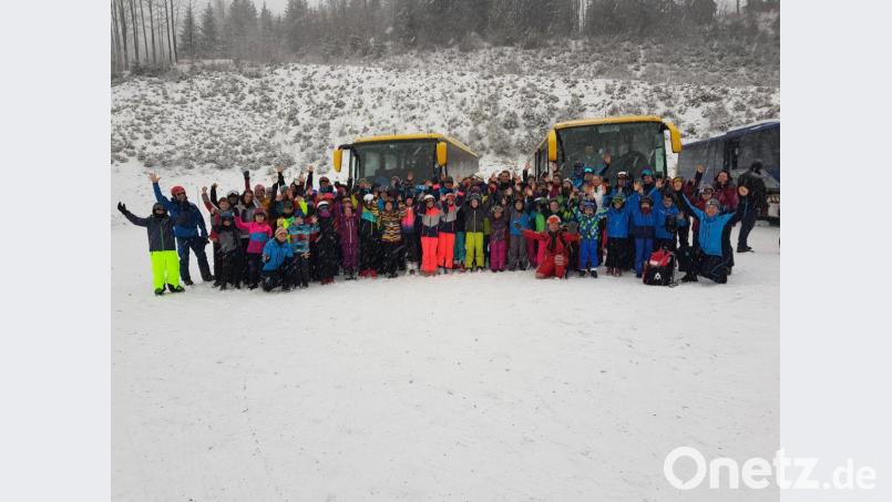 Viel Spaß hatten die Teilnehmer an den Ski- und Snowboardkursen des Wintersportvereins am Großen Arber. Bild: exb