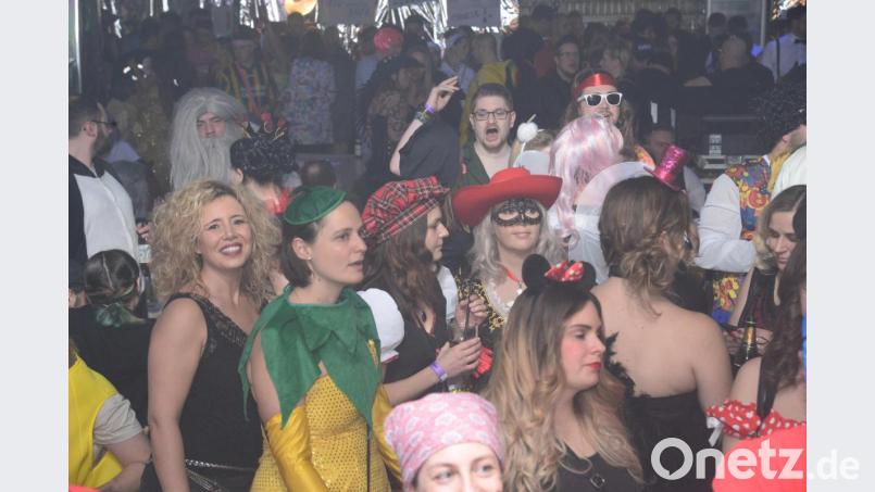 Einfach der Band "Highline" zuhören und sich an deren Supermusik erfreuen, auch dafür war Platz auf dem Parkett. Bild: bey