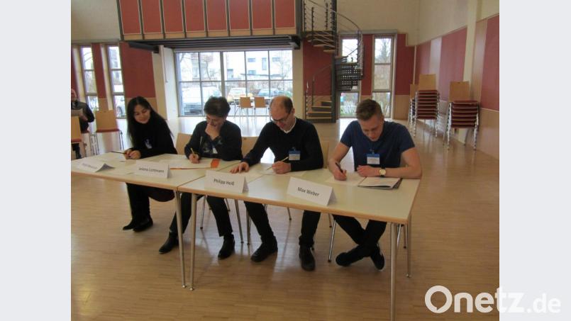 Einen langen Arbeitstag absolvieren Max Weber, Philipp Heiß, Jelena Lichtmann und Eunjin Sun (von rechts) als Jury im Fach &quot;Klavier solo&quot; in der Berufsfachschule für Musik. Bild: aks