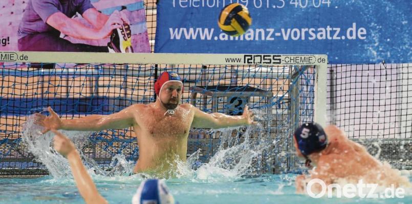 Torwart Christopher Klein war wieder ein großer Rückhalt für die Weidener Wasserballer. Bild: Büttner, Gerhard