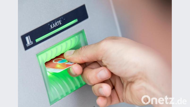 Ein Unbekannter vergas am Samstag beim Abheben am Geldautomaten, seine 250 Euro mitzunehmen. Symbolbild: dpa