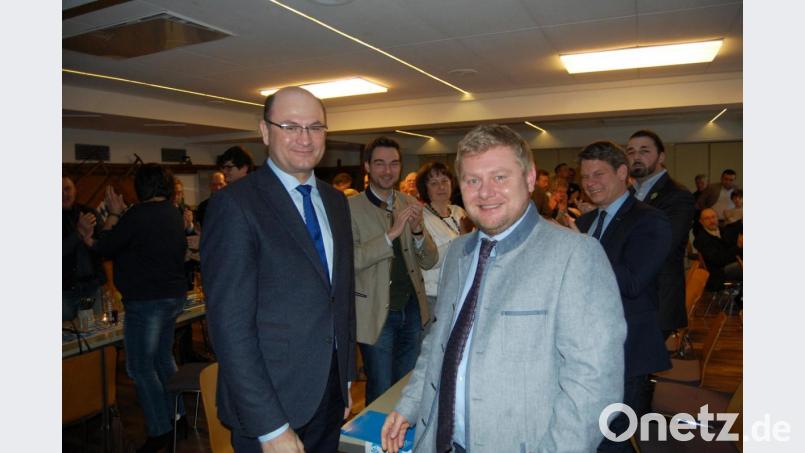Recht zahlreich waren die Gäste in die Sportgaststätte &quot;D´Wirtschaft&quot; gekommen, um den Bayerischen Staatsminister der Finanzen und für Heimat, zu sehen und zu hören. Bild: sm