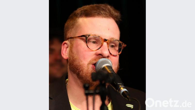 Luis Berra, der Mann am Klavier und am Mikrofon. Bild: mfh