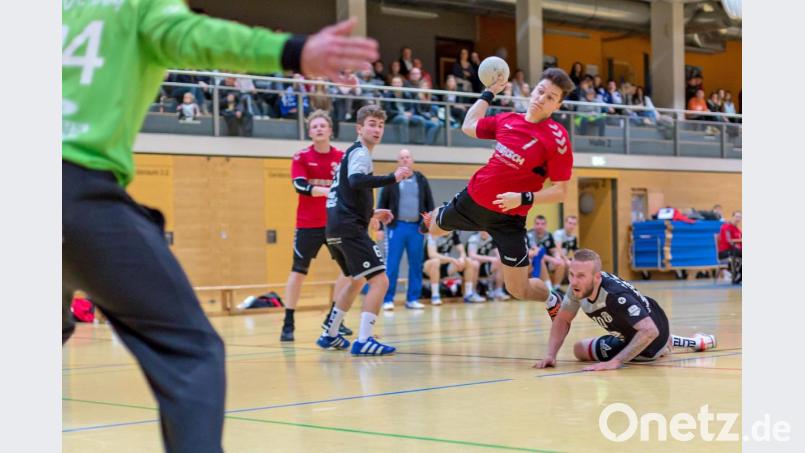 Jannik Uschold steuerte 5 Treffer zum 29:29 Unentschieden der HV Herren gegen den ASV Cham II bei Bild: Günter Uschold (gud)