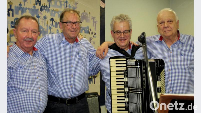 Die „Lustigen Buam“ Roman Karl, Reinhold Müller, Michael Bertelshofer und Lothar Kraus (von links) Bild: Schönberger, Ferdinand [fsb]