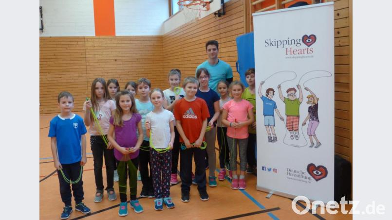 Dritt- und Viertklässler machten bei dem Kurs in Rope Skipping mit. Bild: hah