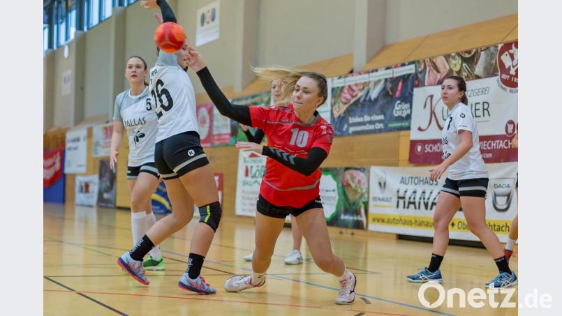 Carina Hauser (HV) konnte sich beim 28:22 Erfolg gegen den HC Weiden vier Mal in die Torschützenliste eintragen. Bild: Günter Uschold (gud)