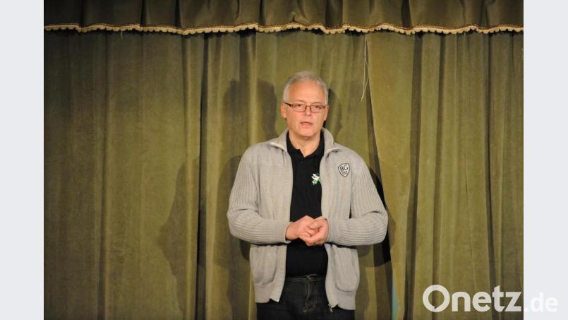 Hubert Schuster, Regisseur der Haagerthaler Bauernbühne, hat sich in diesem Jahr des Stücks &quot;Mucks Mäuserl Mord&quot; angenommen. Der Vorverkauf für die Aufführungen in Oberleinsiedl und im Kubus in Ursensollen startet am 01.02.2020. Bild: ANDY BRUECKMANN