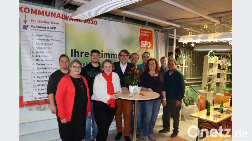 Kurzweilig stellen die Poppenrichter SPD-Kandidaten Teile ihres Wahlprogramms vor. Bild: Peter Hauselt