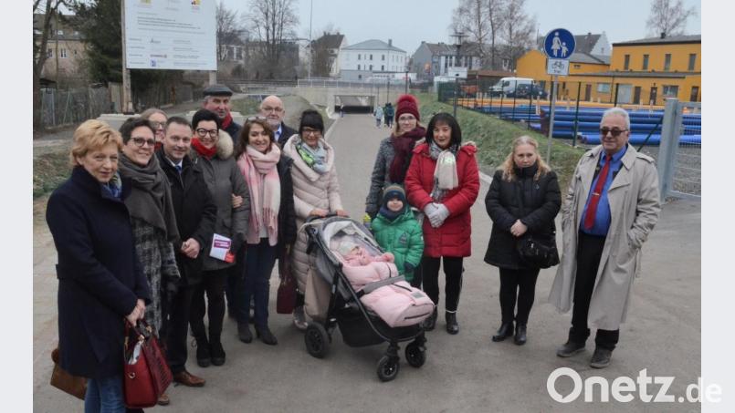 Besuch aus Amberg haben die Weidener Genossen. Oberbürgermeisterkandidatin Birgit Fruth besichtigt den Wittgartendurchstich. Bild: Kunz