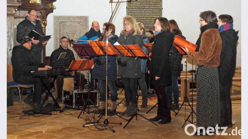 Die Gruppe Mosaik um umrahmte musikalisch den Festgottesdienst. Bild: sön