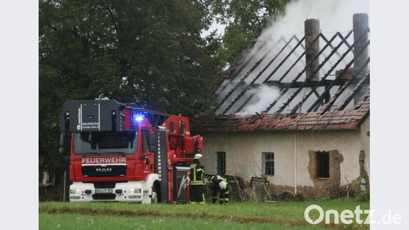 Zur Stelle waren die Aktiven der Feuerwehr Neunburg auch, als am 8. Oktober 2019 ein Wohnhaus in Meißenberg brannte. Insgesamt hatte Kommandant Bernhard Käsbauer 160 Einsätze in seiner Bilanz stehen. Bild: anv
