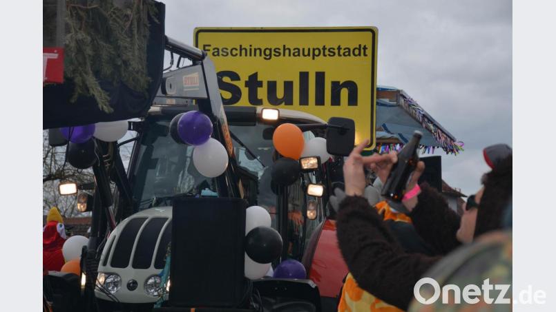 Die &quot;Faschingshauptstadt Stulln&quot; will ihrem Ruf auch in diesem Jahr beim Gaudiwurm am Faschingssonntag, 23. Februar, gerecht werden und gibt sich dabei international. Bild: Freya Stöckl